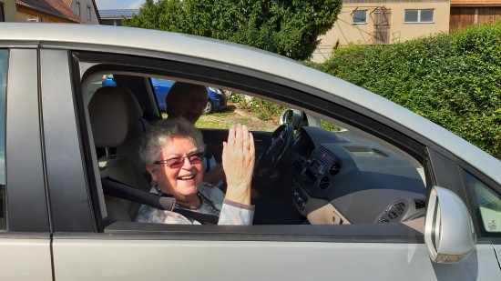 vorne Sr. Maria, hinten Sr. Adelheid