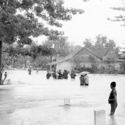 Rückblick – Tropenregen in Welahan · Indonesien
