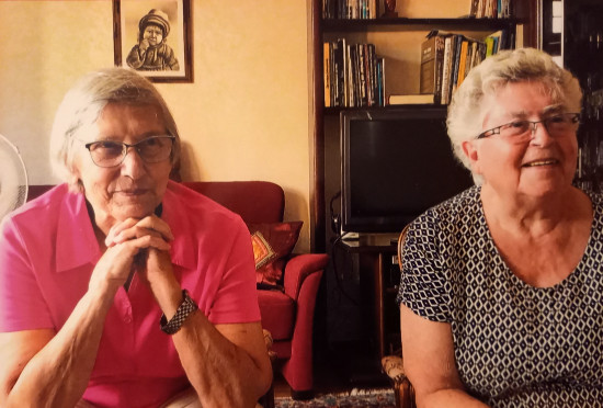 links Sr. Adelheid, rechts Sr. Maria