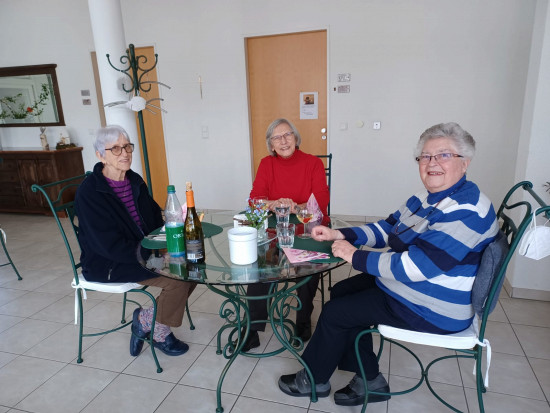 Schwestern im Haus Morija